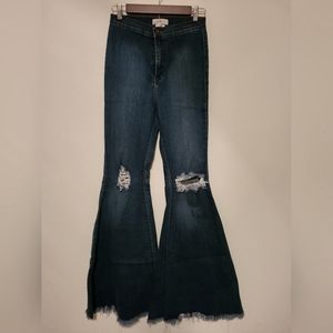 High-wasted jeans